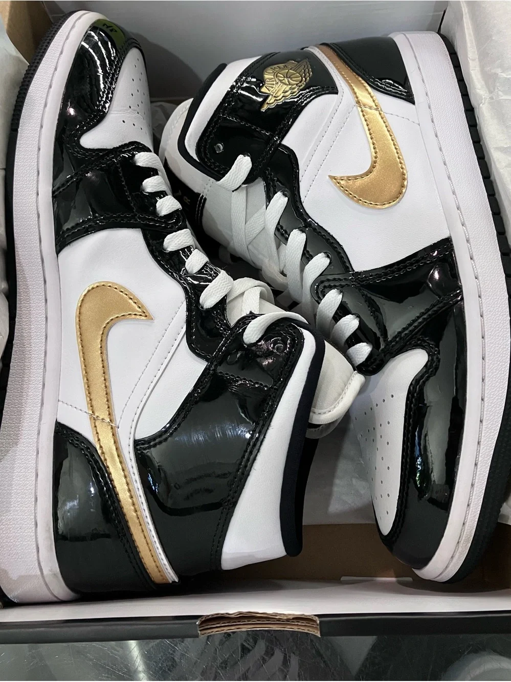 Air Jordan 1 Mid Patent Black White Gold Size 9